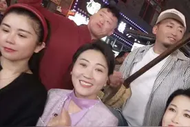 贰强原创原唱陕北说书作品《爱青山爱绿水爱蓝蓝的天》出了合唱…