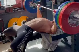 #力量举 #硬拉 #深蹲 #奥林匹亚 #卧推 记得呼吸视频封面