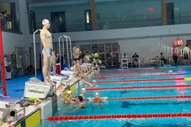 正常的女子蝶泳是比男子蛙泳快的，除非你遇到不正常的视频封面