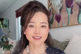 30+宝妈想要挣钱，必须知道这三个搞钱狠招 所有的宝妈停止抱怨年龄歧视，三招让皱纹变成你的职场武器， 人生高峰自己创造 #女性智慧 #职场规划视频封面