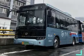 重庆公交的青春版C10 来自@中国中车 的CKZ6690BEV01#公交迷 #公交车 #重庆dou知道 #重庆公交 #重庆视频封面