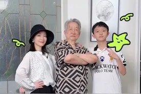 #穿搭 #三代人 #老潮人 #女演员 老爹和儿子都很帅，你们觉得谁搭的最好？😄