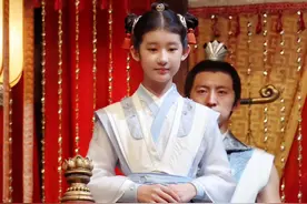 原来威亚衣是这样穿的🤩 #少年白马醉春风 #张熙唯 #花絮 #威亚