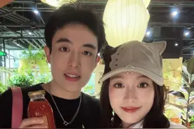 带演员男友在上海约会一天要多少钱💰 趁着星星这两天出组，在炎热的40度的上海，我安排了一日约会。吃吃喝喝、买花、看演出，一项不落。这钱不算不知道，一算吓十跳🤯  #嘉嘉 #小情侣日常  #情侣vlog #上海周末去哪 #上海情侣约会