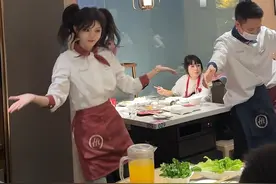 我真的去打工了，一天可以跳50多遍太开心啦#海底捞科目三舞蹈来上分了 #海底捞服务员跳科目三 #解锁海底捞隐藏菜单视频封面