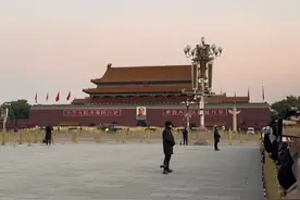 何其有幸生于华夏，看到五星红旗冉冉升起的那一刻真的感慨万千