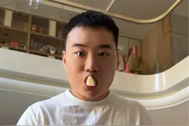爱的方式有很多种 彼此心照不宣是一种 #惊喜 #爱与被爱同时发生才有意义视频封面