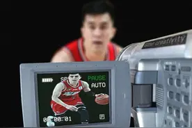 郭艾伦时隔4年拿到40分，对阵北控男篮，郭艾伦全场40分4篮板5助攻得数据，郭艾伦连续两场拿到出色数据，有些辽宁球迷还会说郭艾伦已经打不了CBA了吗？郭艾伦连续的撤步跳投让球迷看到了曾经那个追风少年，面对两个CBA强队，郭艾伦依旧证明自己可以打好球，你们觉得这样状态的郭艾伦还有希望入选中国男篮吗#郭艾伦 #广州龙狮 #CBA视频封面