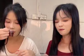 趣味游戏梦幻炸金花 235吃所有豹子嘛@沙雕表妹  #沙雕女孩欢乐多 #是时候展现真正的牌技了 #视频纯属娱乐请勿模仿 #五花八门的消遣方式 #意想不到的结局视频封面