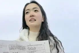 高中生议论文，当高中语文老师碰见奇葩学生写的奇葩作文 天天在班里讲如何写议论文，终于在班里碰见了一位大神，胡编乱造。高中生议论文这么难写吗，这作文也太奇葩了。想问一下李丁一同学的感受。#女教师 #奇葩作文 #知识改变命运 #有才太有才了
