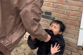 弟弟：我的牙缝怎么被打大了？ #搞笑 #沙雕 #修补我的大门牙哒哒哒哒哒哒哒视频封面