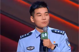 黄俊炸场了，看一个交警是怎么说脱口秀的#抖音二创激励计划 #脱口秀 #看一次笑一次 #脱口秀爆梗名场面 #人人都爱脱口秀视频封面