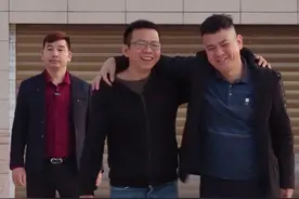 人生路上，难免有风雨，兄弟间更应相互扶持。借钱是情分，还钱是本分，望君铭记。 #正能量#家庭#兄弟情#农村生活#情感视频封面