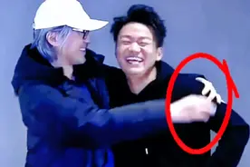 周星驰和王宝强同框，周星驰的举动你看懂吗？#周星驰 #王宝强 #明星 #娱乐圈 #热门