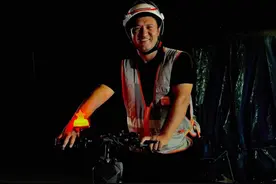 新疆的深夜里，总有星空骑士的守护 #喀什 #滴滴代驾十周年 #总有星光伴归途 #滴滴代驾