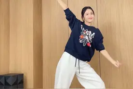 太太太上头了❗️上瘾到停不下来❗️随便一跳瘦全身🔥 #适合所有人的健身动作 #好身材练起来 #抖音健身房 #有氧运动 #暴汗燃脂瘦全身视频封面