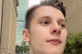 中文量词真的好难！！！ 在俄语里，完全没有量词这个概念，俄语是直接数量➕名词。比如：5手指（五根手指）、2猫（两只猫）、3人（三个人）#外国人在中国 #俄罗斯 #中文 #老外学中文 #量词视频封面