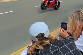 油门掌控生死线，放手刹那忘忧烦，速度这东西真的能忘却一切烦恼吗？#曼岛TT视频封面
