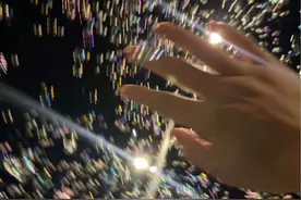 浪漫的当然不是世界恋爱日 而是有你一直在我身边视频封面