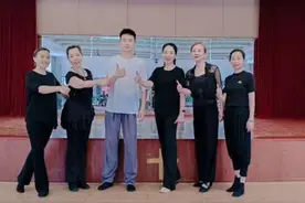 养大了孩子，带大了孙子，忙里偷闲去学习#重在参与视频封面