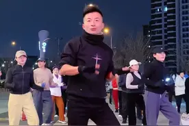 原地扭一扭，胜过走一走！ #富女团 #兆恩有氧健身操 #暴汗燃脂瘦全身视频封面