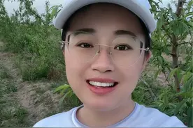 桃子幼果期,农药使用注意事项. #抖音助农扶农 #乡村生活 #返乡创业青年 #2023新农人计划 #抖音2023新农人计划 @抖音三农视频封面