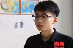 95后青年教师袁晓，板书式“PPT”演绎地理的奥妙。网友：这才是新鲜的“血液”。（视频来源：袁晓）视频封面