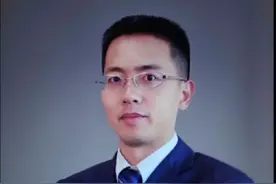 #上热门 思创医惠股民一审胜诉，索赔时效仅剩两个月！ 思创医惠及4名前高管被浙江证监局合计被罚9970万元。 厉健律师暂定：在2018年5月10日到2021年4月29日期间买入思创医惠股票，并在2021年4月29日收盘时仍持有股票的亏损股民，可以索赔。索赔条件以法院认定为准。#思创医惠 #股民交流 #股票索赔律师厉健视频封面