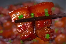 红烧肉炒不好糖色的 就按照我这样做 肥而不腻 瘦而不柴 软烂入味 好看又好吃#红烧肉#妈呀太香了视频封面