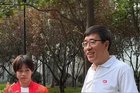 好喜欢红婵的松弛感哈哈哈哈！#大咖观察 #跳水队空降高途拜访老师 #全红婵等跳水队员现身高途直播间 #高途ceo送跳水队试卷 #冠军在高途视频封面