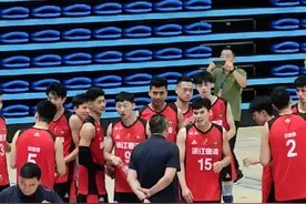 #张景胤 #中国男排 打到凌晨两点最后也没有等到小太阳上场啊！