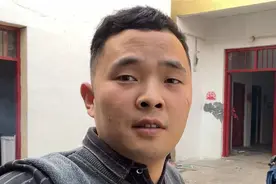 开子把老爸送到医院强制戒酒，实在没有办法，再喝下去人就喝毁了视频封面