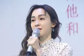 #范玮琪棕色短裙造型 人美心善！#范玮琪 好暖心～#范玮琪谈过往5年经历忍不住哽咽 #范玮琪再唱最初的梦想视频封面