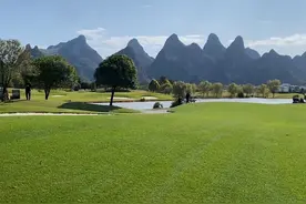 到了桂林今天去逛了桂海晴岚，晚上唐总又安排大餐，这生活美滋滋视频封面