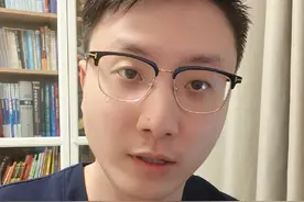 消炎药不等于抗生素，嗓子疼发烧应该先这样做。#硬核健康科普行动 #听医生一句劝 #健康科普 #医学科普 #嗓子疼咽口水都疼视频封面