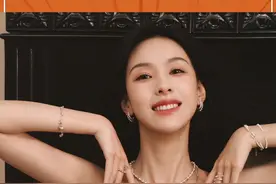 嘟嘟黑白造型尽显高贵气质，配饰巧妙得体，我逐张保存 #陈都灵本人与文潇的反差感视频封面