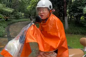 下雨天送娃上学再也不淋湿了！#暴雨 #万万没想到 #雨天出行视频封面