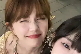 今年你会和谁一起看月亮，快艾特他 #晒晒今年陪我看月亮的人视频封面