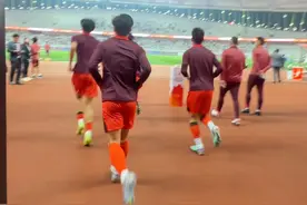中国U-20男足出场热身 即将迎战澳大利亚队！视频封面