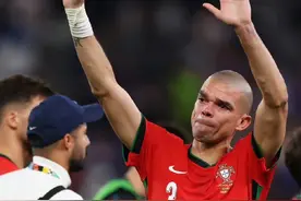 佩佩退役了，欧洲杯油已经烧完，C罗更加孤独了#c罗 #佩佩 #皇马 #葡萄牙国家队视频封面