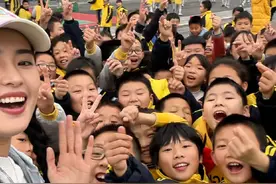 当年那个青涩的女足门将现在也有了自己想要守护的梦⚽#我一定会红透半边天的 #奥运会 #赵丽娜视频封面