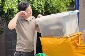 今日一别，不知道何时再见，姐姐和姐夫要搬到贵阳了，略尽绵薄之力，感谢这段时间对静宝的照顾。听姐夫说了很多，姐夫是名战斗机飞行员，因为工作原因总是聚少离多，孩子还小的那几年最难，总得有一方多去迁就另一方，夫妻之间最重要的是信任包容，其实道理都懂，就是一言难尽…老弟仍需努力！#vlog日常 #情感 @静宝☀️（孕中期） @大表姐🐰