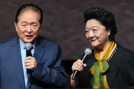 两位81岁老艺术家的青春之歌 #清明诗会 #瞿弦和 #张筠英 #诗朗诵视频封面