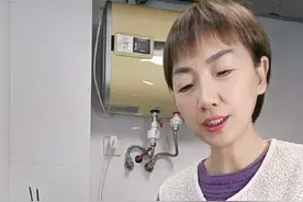 这款#惊人的蔬菜汤 我已经喝二年多了，通过高温煮半小时可以把植化素转换出来，随意搭配，简单又方便，适合老人孩子都可以喝的蔬菜汤，你今天喝了吗？#蔬菜汤做法 #合理饮食营养均衡 #哈佛蔬菜汤#土豆苹果汁视频封面