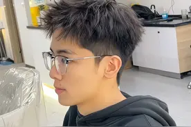 我不允许开学了还有人顶着蘑菇头！#兰州男生烫发哪里好