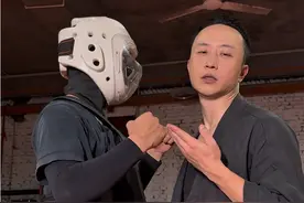 可以有风格 但别被束缚 咏春拳贴身短打 #百young非遗计划 #非遗守护人 #一见爱上传统文化 #咏春拳涂藤耀 #贴身短打