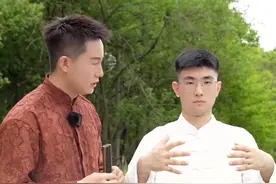 混元桩公益课 三伏天站混元桩，可以达到调节三焦，利湿扶阳的效果！小伙伴们，方法我给了！赶快练起来吧！#武术 #站桩 #道家养生视频封面