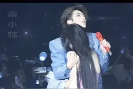 #蔡徐坤 给梦女一个家 泰国演唱会和粉丝互动太梦幻了🥰🥰🥰视频封面