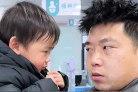 送孩子到校门口的那一刻 我竟然有点心疼老师 那么多神兽归笼视频封面