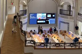 带你看看全球最美的 Apple Store！ 位于洛杉矶市中心的 Apple Tower Theater！#applestore #苹果 #iPhone #iPhone16